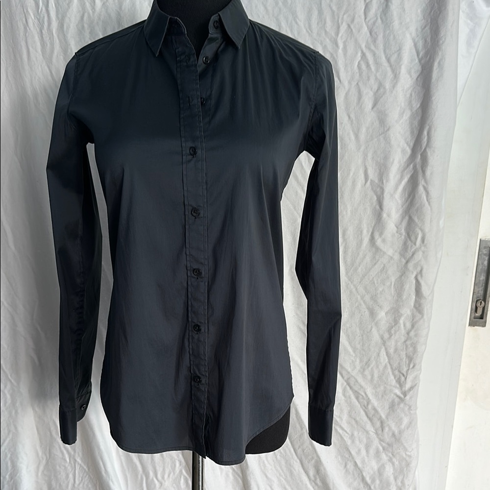 UNIQLO FITTED BLACK SUPIMA FINE COTTON L/S SHIRT